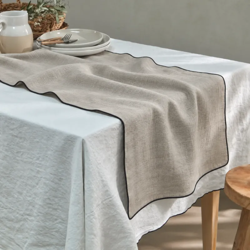 chemin de table à bord bourdon en lin beige naturel